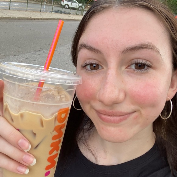 Meet your Posher, Sarah - Picture 2 of 2